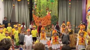 Вход на осенний праздник.Сказка Гадкий утенок.