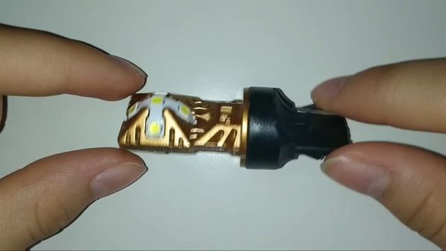 Светодиодная лампа NeTuning W21W-10s30 бесцокольная в стопы, поворотники, задний ход 7440 смотреть онлайн