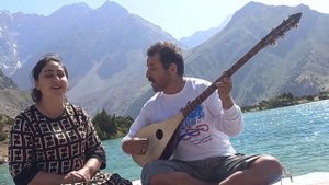 ЛАҲНИ АҲМАД ЗОИР ДАР ИҶРОИ ГУЛПАРӢ ОРИФЗОДА-КУЛИ КАЛОН.