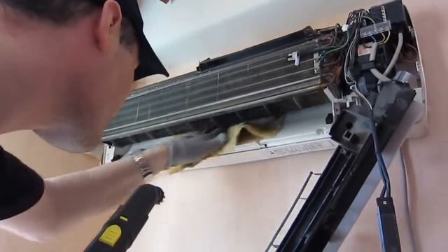 Чистка кондиционера в квартире Часть1 http://vent-1.ru/ смотреть онлайн