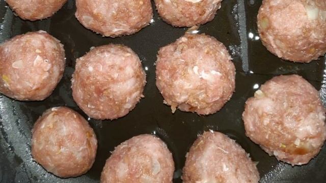 Meatballs in cream sauce смотреть онлайн