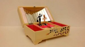 1970 год Японская Музыкальная Шкатулка с Кружащейся Парой Балериной и Танцором