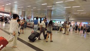 Стамбул. Выдача багажа в аэропорте Ататюрка - Atatürk Uluslararası Havalimanı.