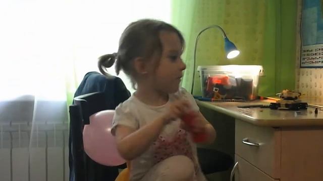 Шарики дуем, пускает пузыри... смотреть онлайн