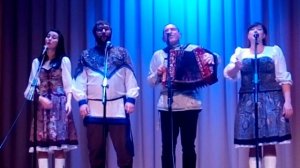 "Любо мне когда Дон разливается"исполняют Рашид Зиников и трио ансамбля "Доброяр"