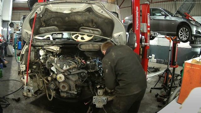 Engine replacement ford transit 2015 - timelapse 1080p смотреть онлайн