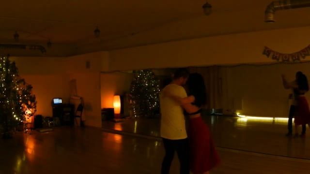 Julia and Maxim Christmas Salsa Dancing смотреть онлайн