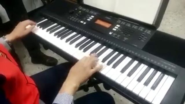 週末的夜晚 смотреть онлайн