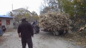 Прицеп для минитрактора своими руками. Привёз брату кукурузных стеблей.