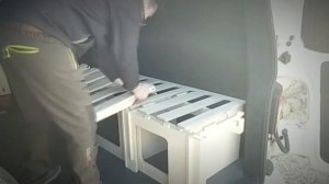 Самодельный автодом. Разборная кровать из фанеры.