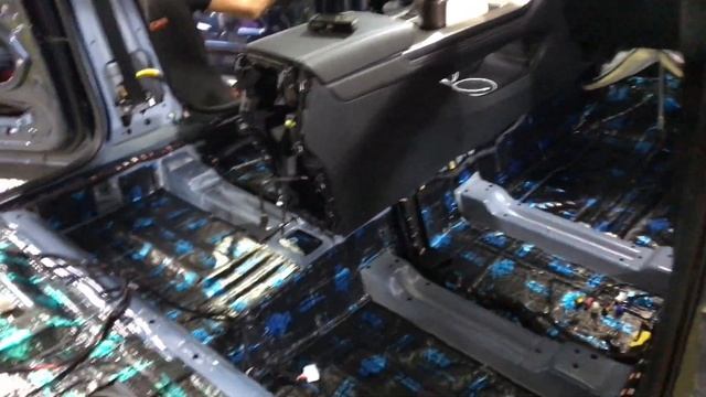 EXEED VX дооснащение. Поставил шумоизоляцию SGM. Штатная шумка слабовата, решил усилить шумозащиту.