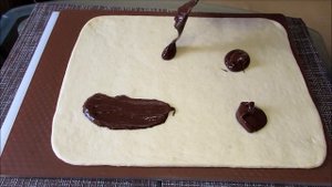 Булочки с шоколадной начинкой