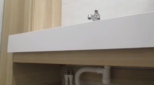 Сборка и установка подвесной тумбы с умывальником