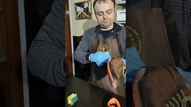 Чистка белых подошв I clieaner sole white смотреть онлайн