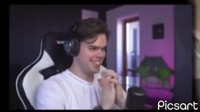 Я ЕГО МАТЬ БРАЛ ЗА УШИ ТЯНУЛ И ПОЛУЧИЛСЯ КЕНГУРУ смотреть онлайн