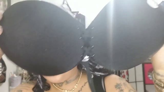 WORLD'S FAMOUS SILICONE BRA REVIEW *GIVEAWAY CLOSED* смотреть онлайн