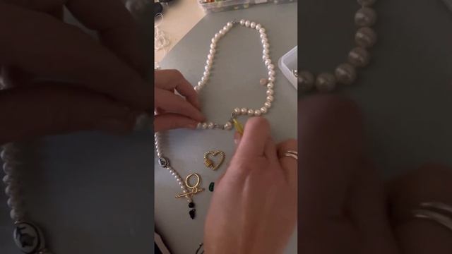 Как носить бусы по-новому смотреть онлайн