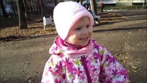 Неизвестен «Я нашла себе жука на большой ромашке.»