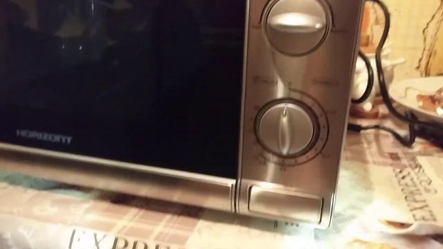 Распаковка - Микроволновая печь Horizont 20MW700-1378BLS смотреть онлайн