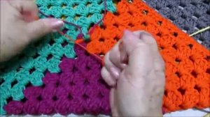 TAPETE COLORIDO EM CROCHÊ MULT TAMANHOS_[360p].mp4