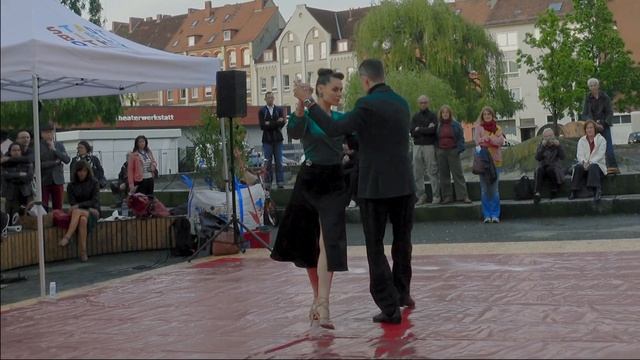 'Quien Lo Diria' Michael 'El Gato' Nadtochi & Elvira Lambo смотреть онлайн