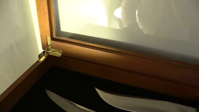 Collector's Choice Knife Display Case Cabinet-дисплей кейс для хранения ножей. смотреть онлайн