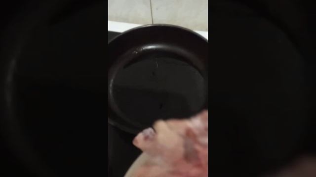 Как вкусно жарить окорочка на сковороде???