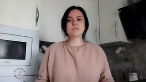 Угловая кухня-гостиная с барной стойкой для Евгении
