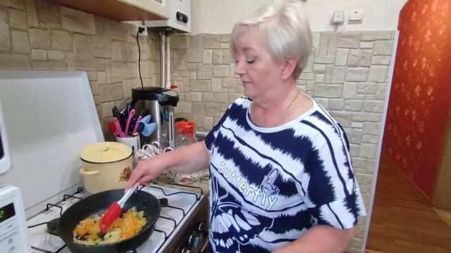 Съездила на дачу ? готовлю щи из щавеля или щавельный суп?