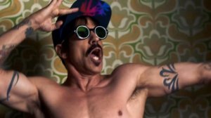 Red Hot Chili Peppers - Dark Necessities [OFFICIAL VIDEO] 2016