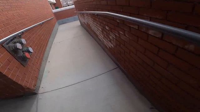 ESCAPE CRAZY THIEF PARKOUR POV смотреть онлайн