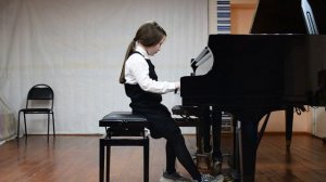 К нам едет Дед Мороз! исп. Мия Будаева, 8 л., 1,5 года обучения Е.Олёрская "Ручные пьесы-упражнения"