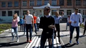 Флешмоб Непохожий от выпускников 1 школы, Асбест 2016