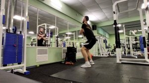 Приседания 100 раз