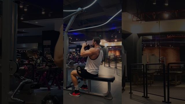 Как накачать спину?✅ Упражнения для широчайших мышц?#backworkout #тренировкаспины