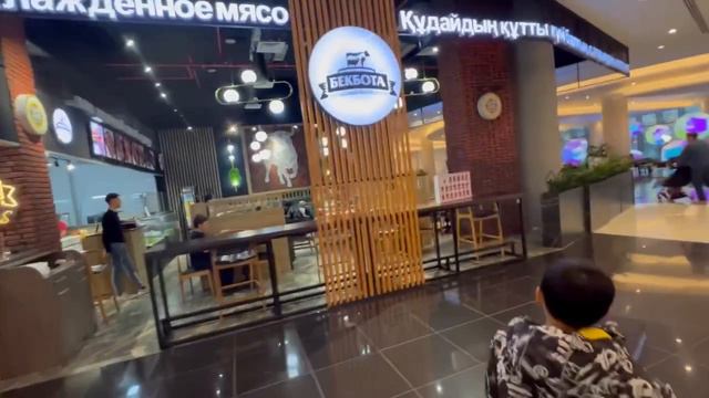 🏙️ Абу Даби Плаза Астана, обзор на бутики, дождливая погода. Самое высокое здание в городе.