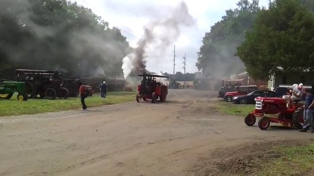 Поехали. Выставка паровых тракторов и машин.