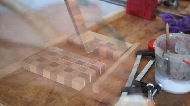 Быстро изготавливаем торцевую разделочную доску с Шахматным рисунком
