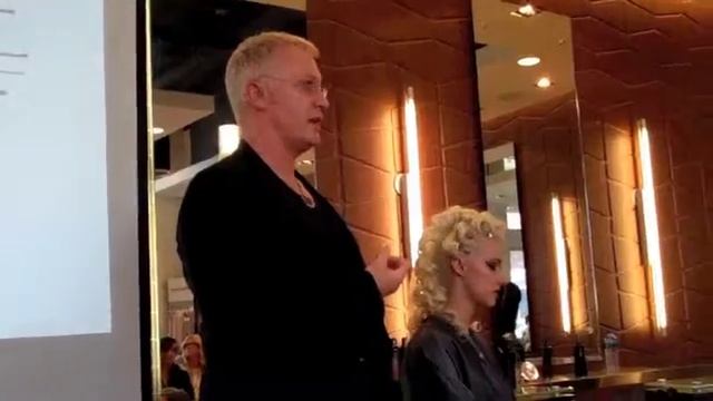 Doves Presentation: Christopher Dove Talks about Illumina Color смотреть онлайн