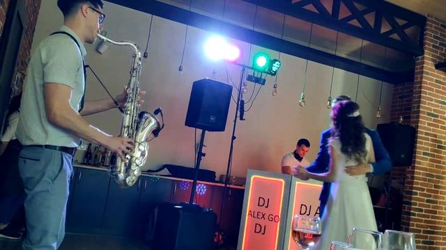 Саксофонист на свадьбу / Красивый первый танец под саксофон PERFECT - Ed Sheeran смотреть онлайн