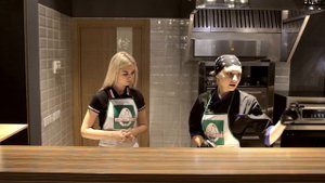 Салат "Цезарь"- вкуснейший рецепт от шеф-повара ресторана.