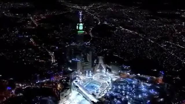 Мекка ночью, с высоты птичьего полёта, смотреть онлайн