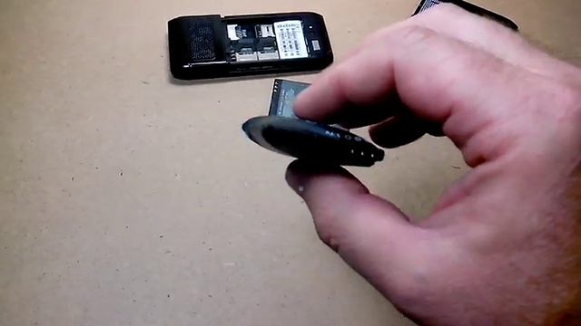 Вздувшийся аккумулятор мобильного телефона. смотреть онлайн