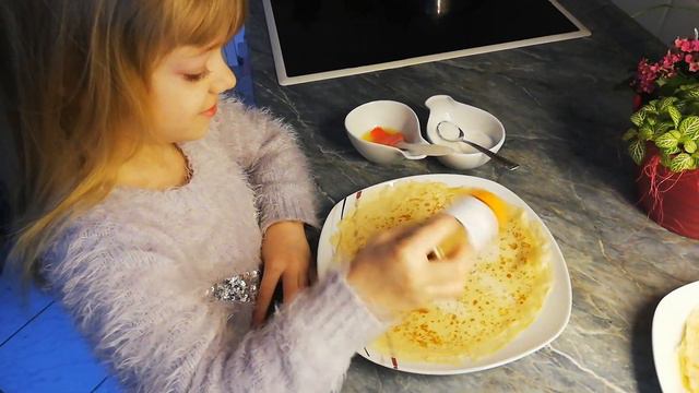 Любимые блинчики цветочки на 8 марта от дедушки