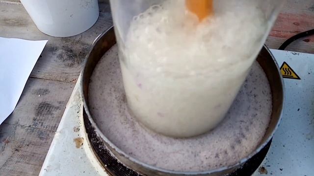 Жидкое стекло из кашачего наполнителя.