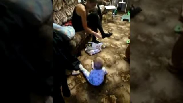 Малыш смеется смотреть онлайн