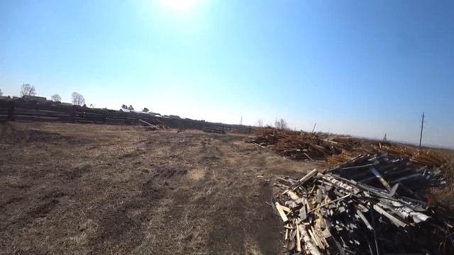 И опять Новая Свалка горбыля,и заготовка дров.Безопасность не соблюдается.