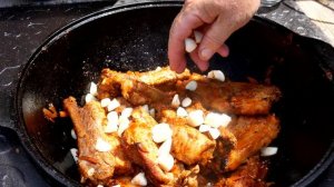 ТОМЛЕНЫЕ СВИНЫЕ РЕБРЫШКИ в КАЗАНЕ. С овощами и грибами. Тают во рту!