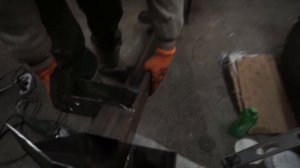 Как сделать силовой бампер на Pajero своими руками. Дешево.