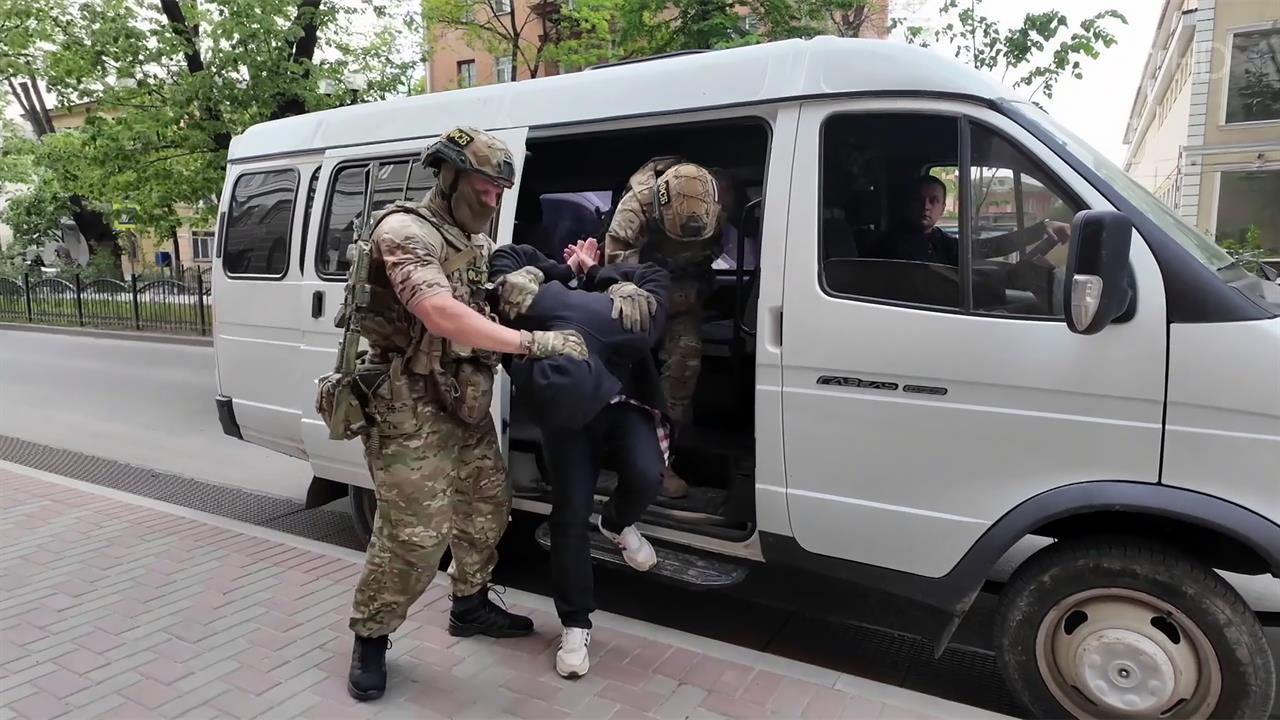В Крыму сотрудники ФСБ задержали мужчину и женщину, которые планировали теракт